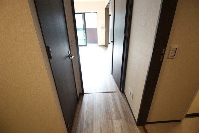 物件内観写真16　(廊下)