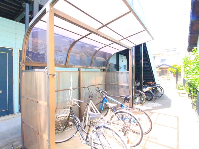 物件外観写真5　(駐輪場)