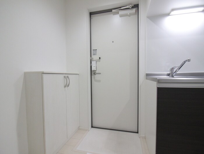 物件内観写真10　(玄関)