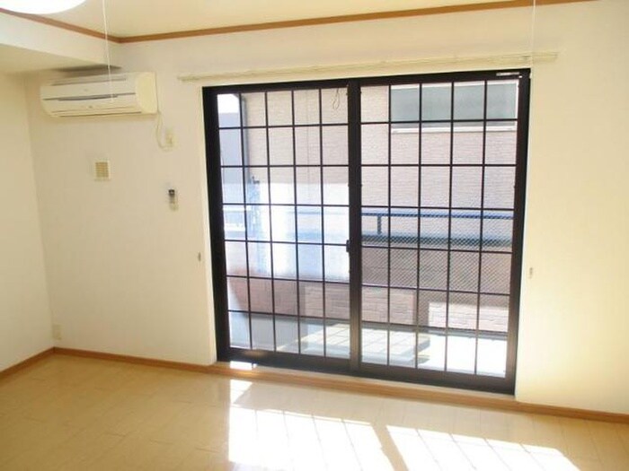 物件内観写真4　(居室)