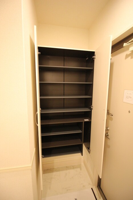 物件内観写真7　(靴箱)