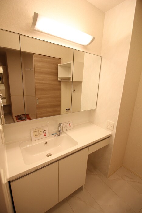 物件内観写真16　(洗面)