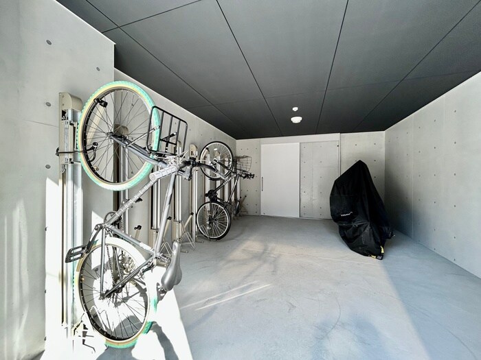 物件外観写真5　(駐輪場)