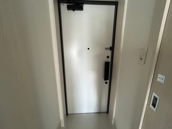 物件内観写真9　(玄関)