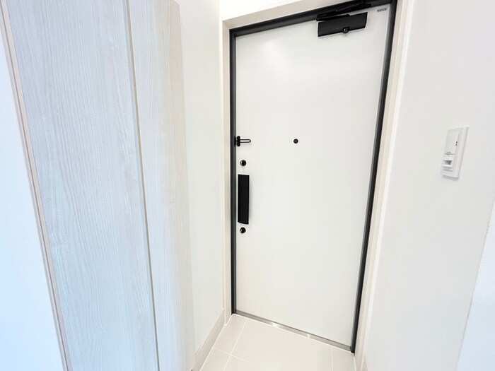 物件内観写真14　(玄関)