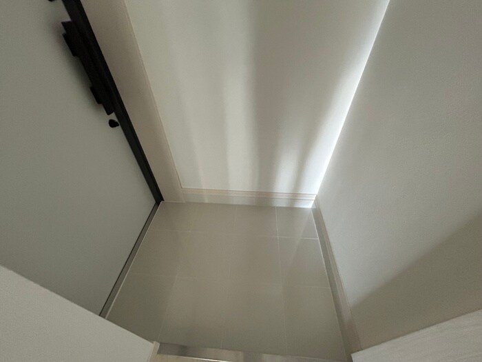 物件内観写真14　(玄関)