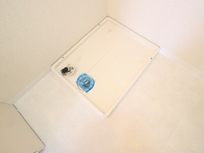 物件内観写真10　(洗濯機置場)