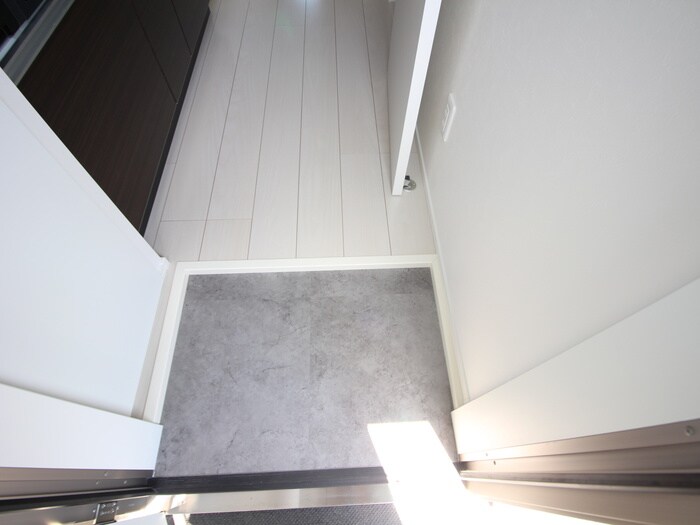 物件内観写真19　(玄関)