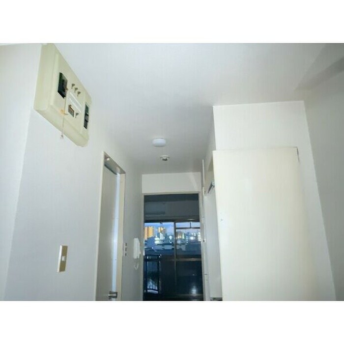 物件内観写真11　(廊下)