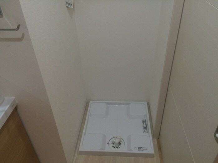 物件内観写真13　(洗濯機置場)