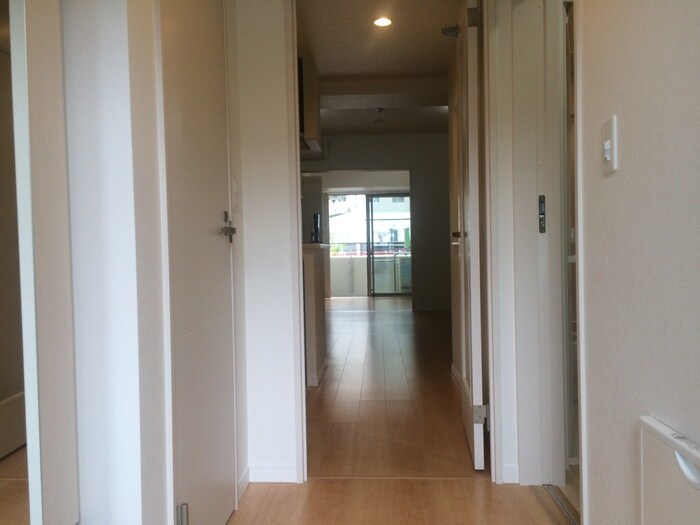 物件内観写真15　(玄関)