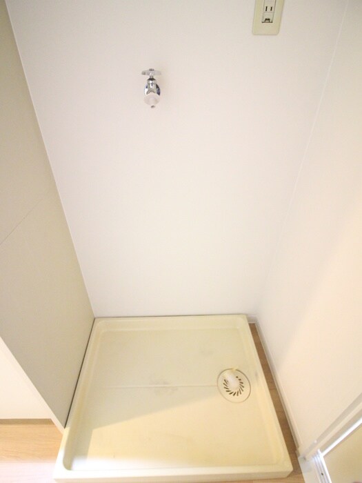 物件内観写真14　(洗濯機置場)