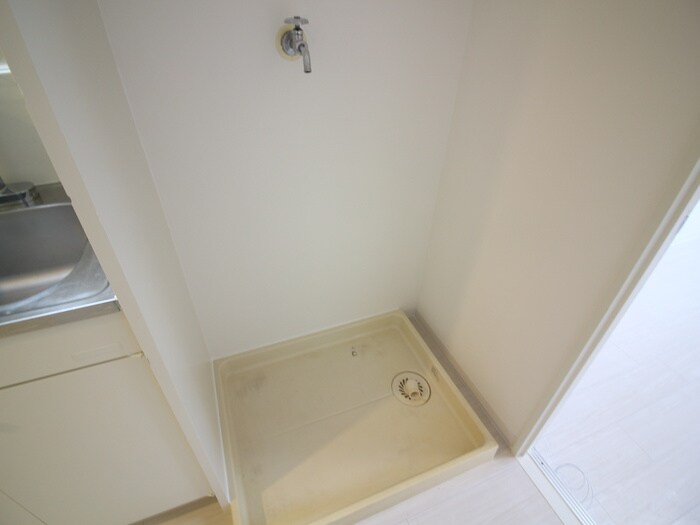 物件内観写真15　(洗濯機置場)