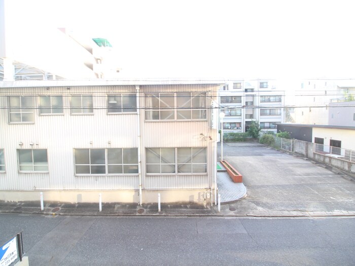 物件内観写真20　(室内からの展望)