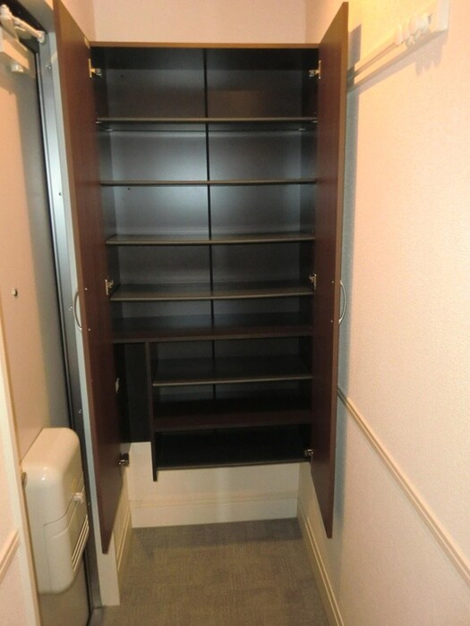 物件内観写真8　(靴箱)