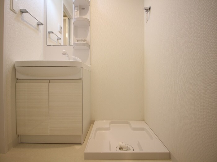 物件内観写真13　(洗濯機置場)