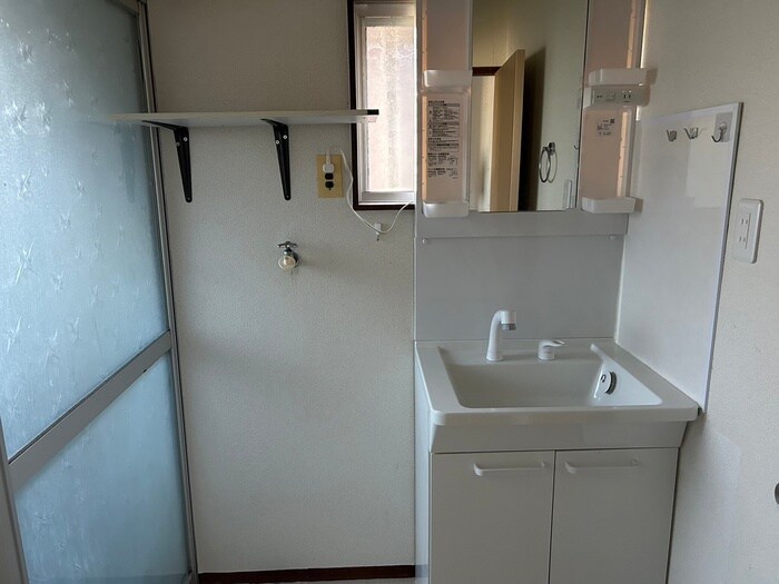 物件内観写真11　(洗面)