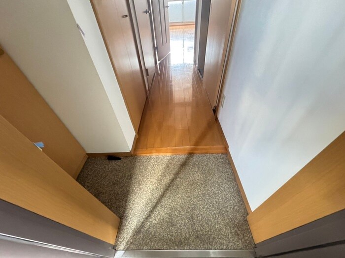 物件内観写真17　(玄関)
