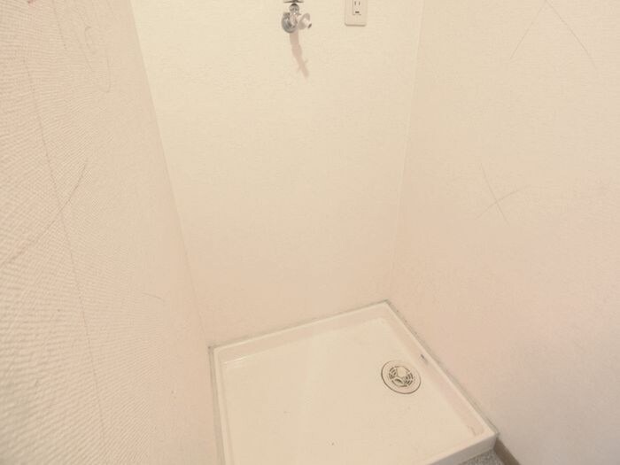 物件内観写真13　(洗濯機置場)