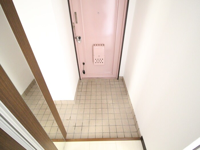 物件内観写真13　(玄関)