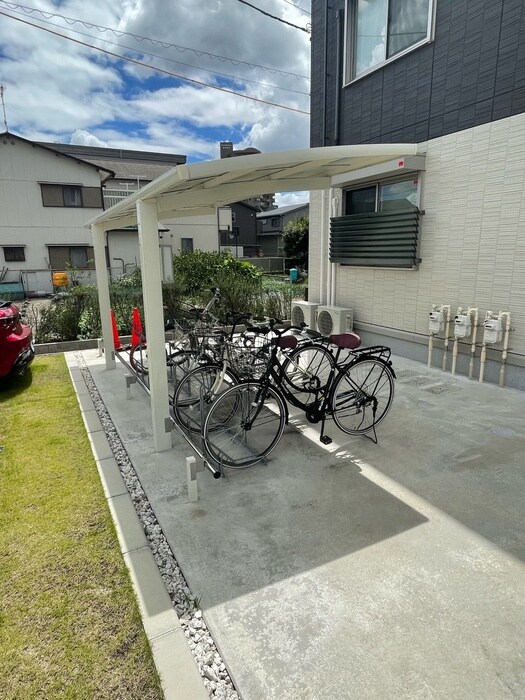 物件外観写真5　(駐輪場)