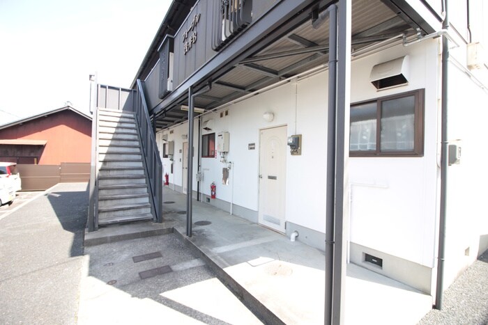 物件外観写真5　(エントランス部分)