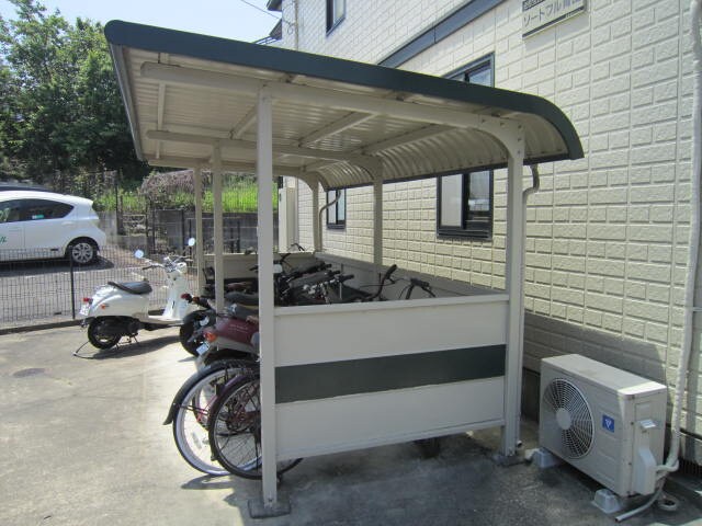 物件外観写真3　(駐輪場)