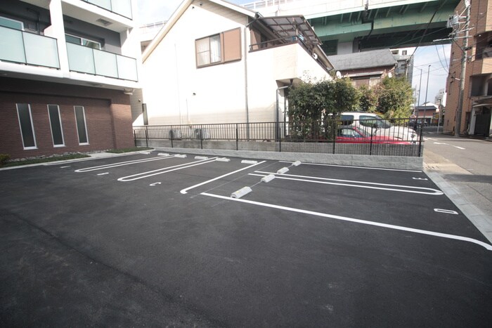 物件外観写真6　(駐車場)