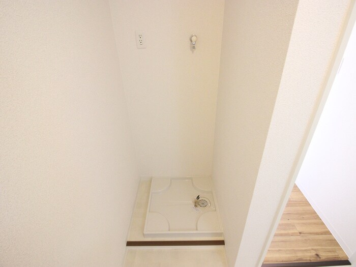 物件内観写真13　(洗濯機置場)