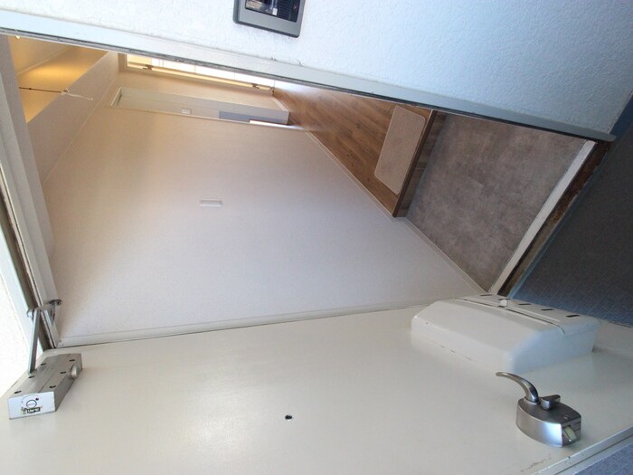 物件内観写真18　(玄関)