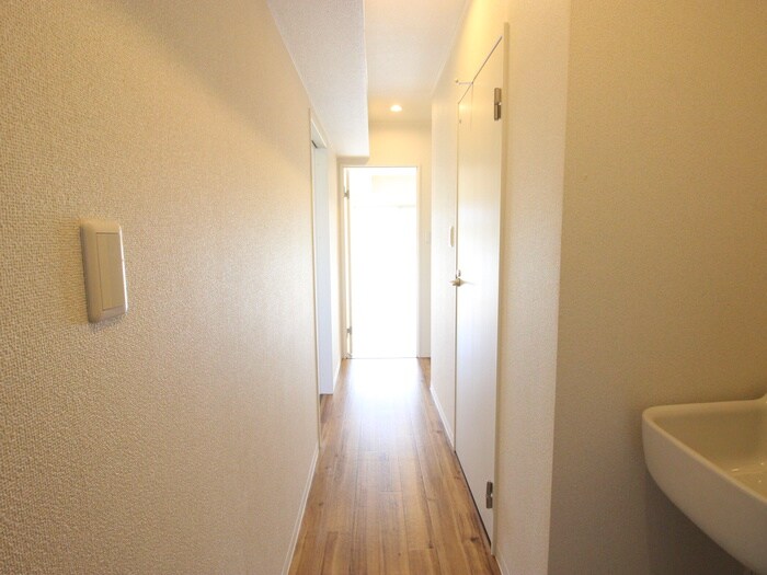 物件内観写真19　(廊下)