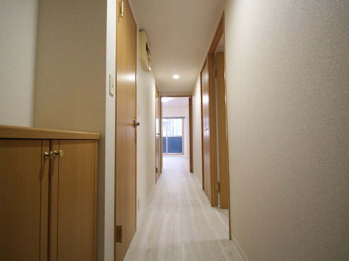 物件内観写真8　(廊下)
