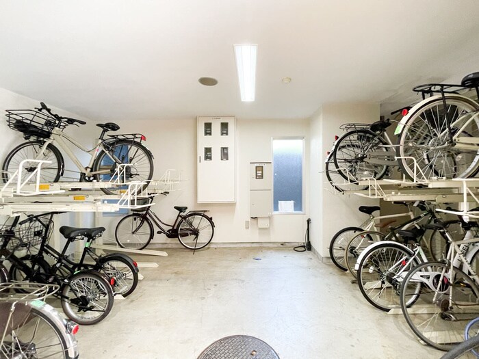 物件外観写真6　(駐輪場)