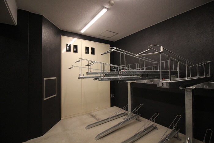 物件外観写真4　(駐輪場)