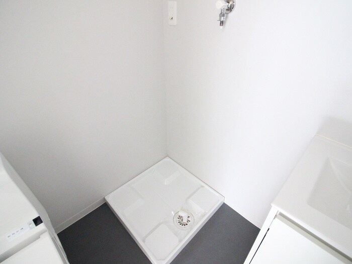 物件内観写真15　(洗濯機置場)