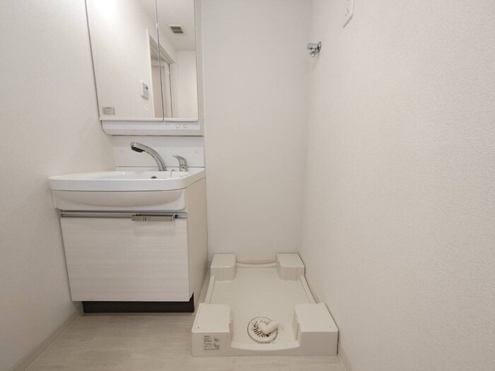 物件内観写真14　(洗濯機置場)