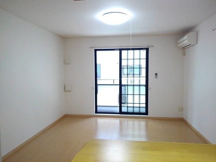 物件内観写真4　(居室)