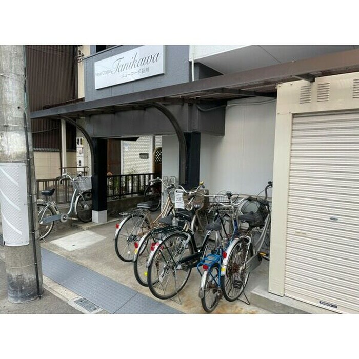 物件外観写真2　(駐車場)