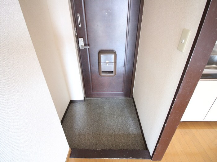 物件内観写真17　(玄関)