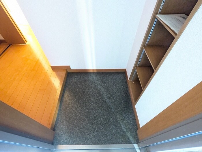 物件内観写真19　(玄関)