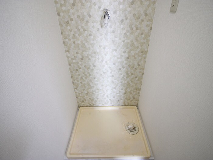 物件内観写真12　(洗濯機置場)