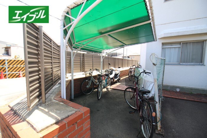 物件外観写真3　(駐輪場)
