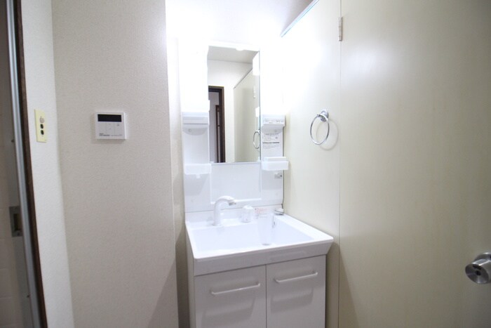 物件内観写真11　(洗面)