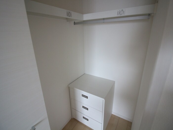 物件内観写真12　(収納)