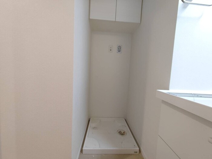 物件内観写真15　(洗濯機置場)