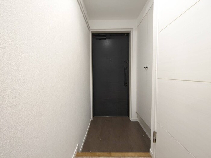 物件内観写真16　(玄関)