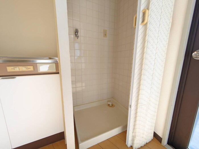 物件内観写真14　(洗濯機置場)