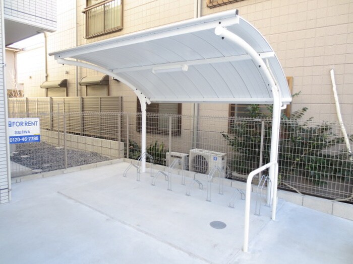 物件外観写真4　(駐輪場)