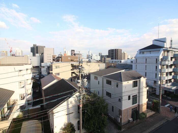 物件内観写真16　(室内からの展望)