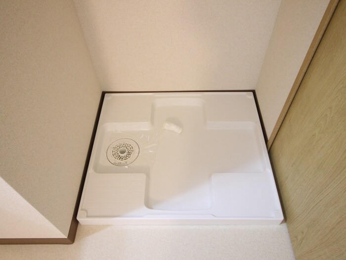 物件内観写真10　(洗濯機置場)